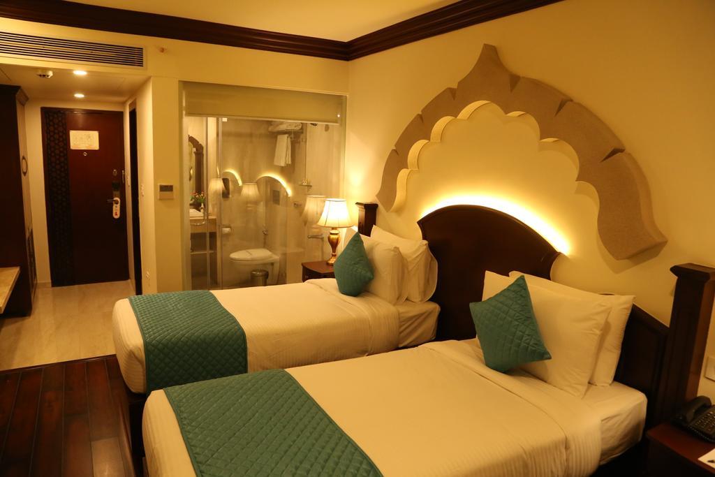 Comfort Inn Sapphire - A Inde Hotel Divisione di Divisione di Jaipur Esterno foto